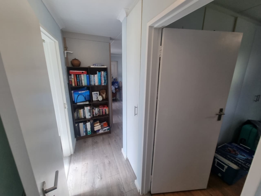 To Let 2 Bedroom Property for Rent in Big Bay Western Cape